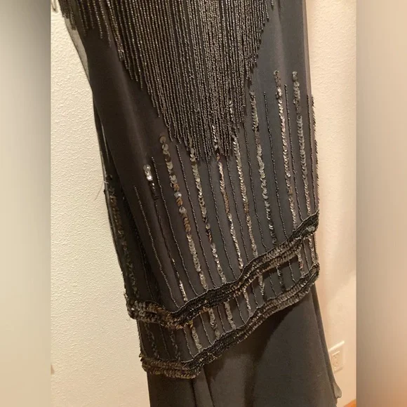 Gorgeous Vintage Beaded Dress. 100% Silk. Sequins and beads. Size Small. - Picture 9 of 9